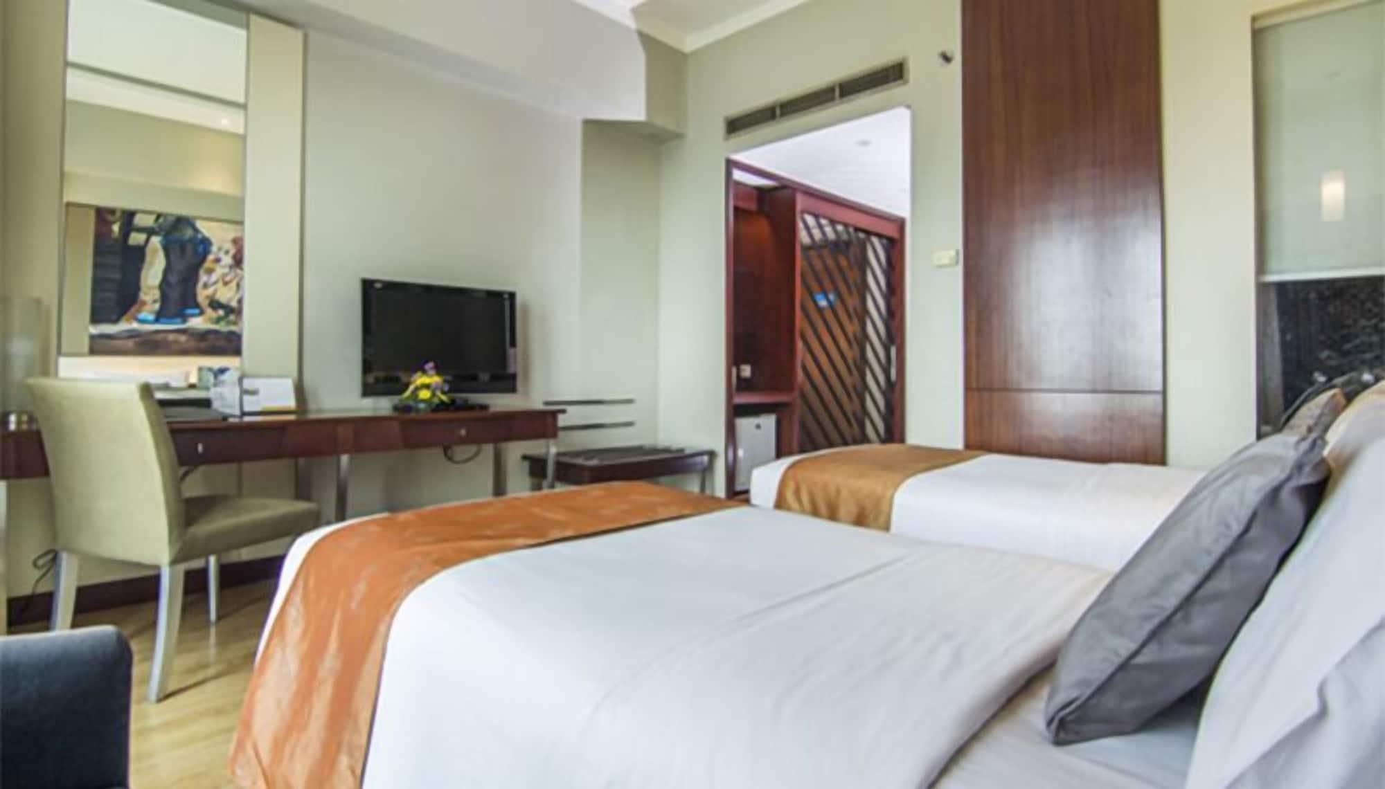 Grand Candi Hotel Semarang Exterior foto