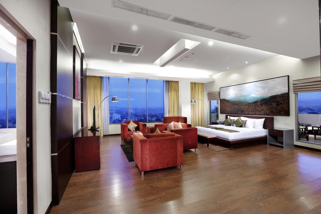 Grand Candi Hotel Semarang Exterior foto