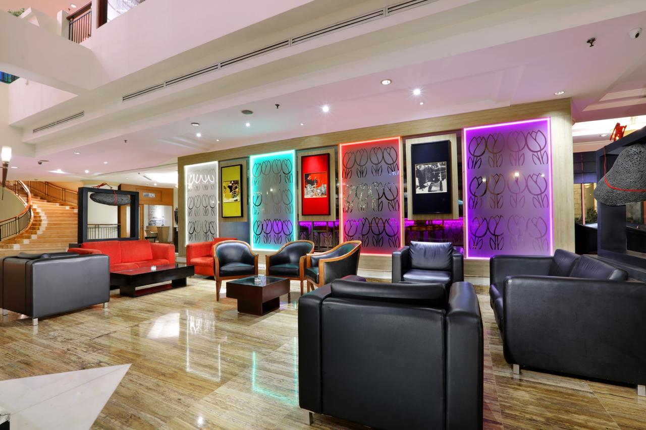 Grand Candi Hotel Semarang Exterior foto