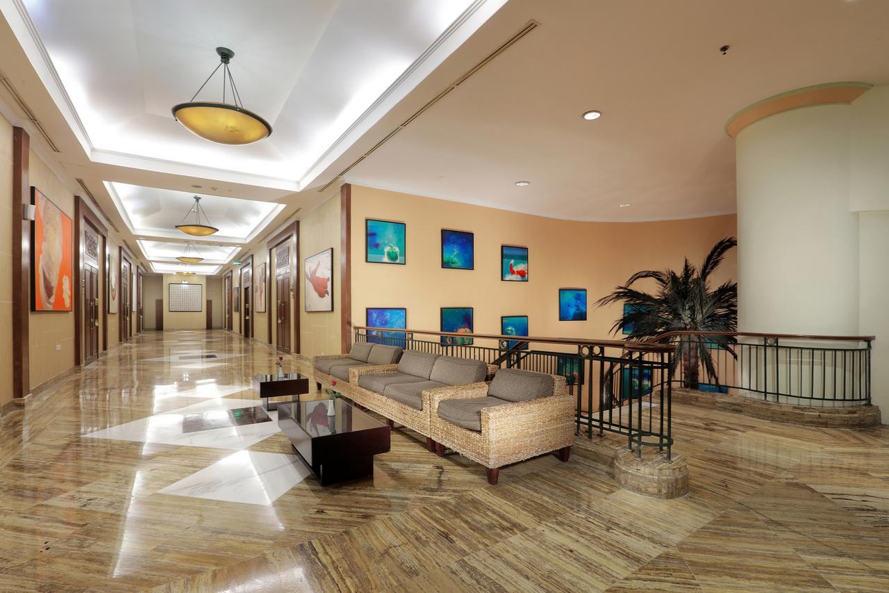 Grand Candi Hotel Semarang Exterior foto