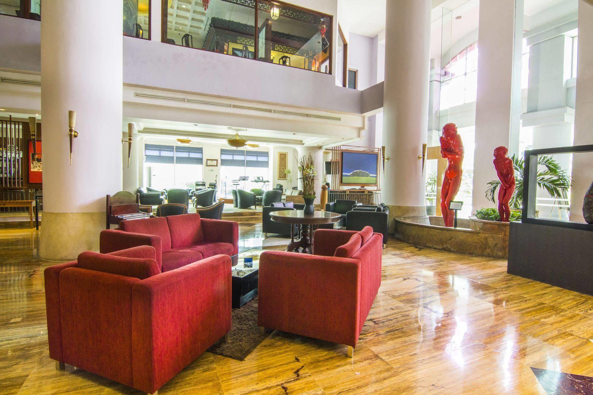 Grand Candi Hotel Semarang Exterior foto