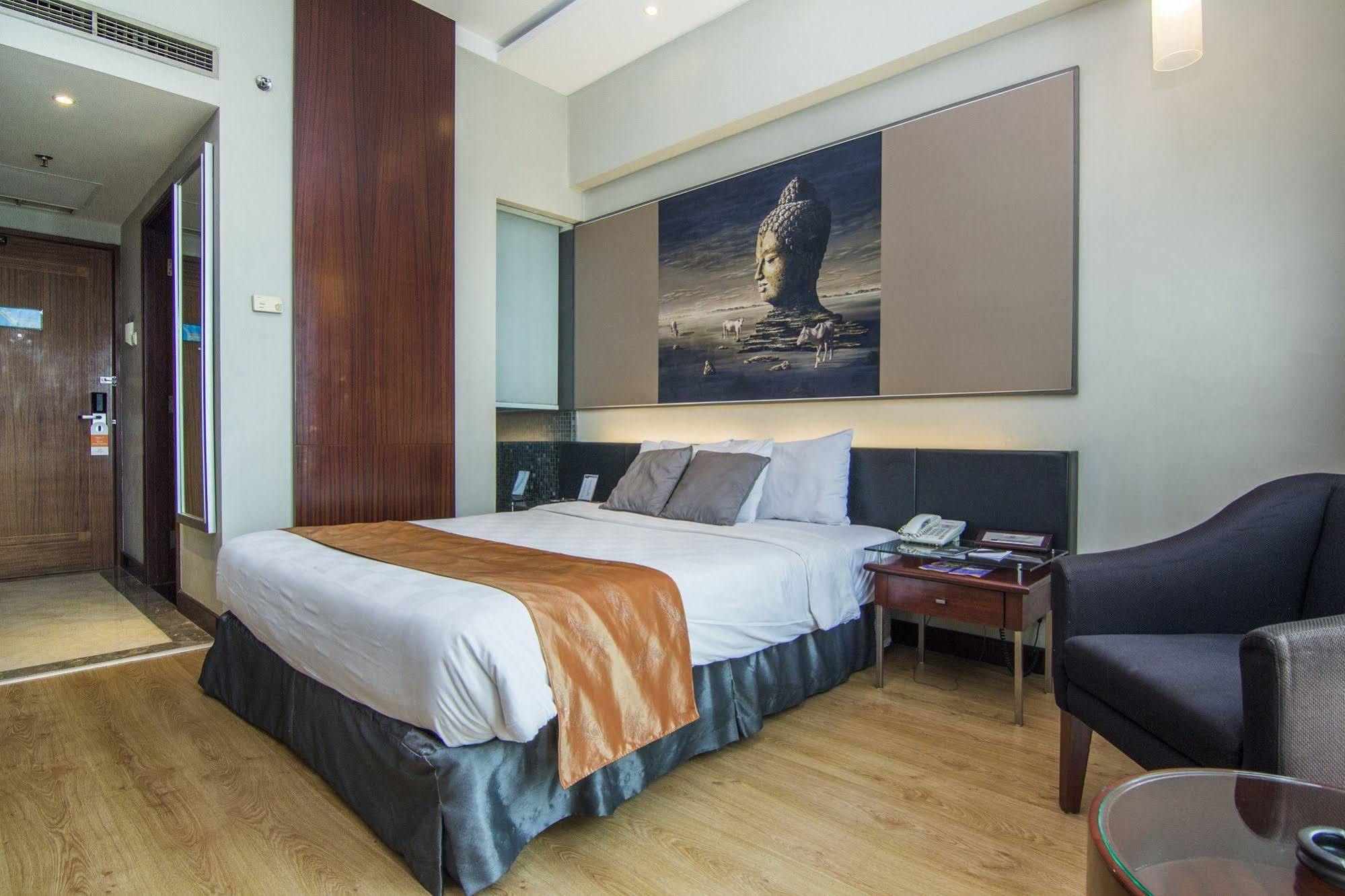 Grand Candi Hotel Semarang Exterior foto